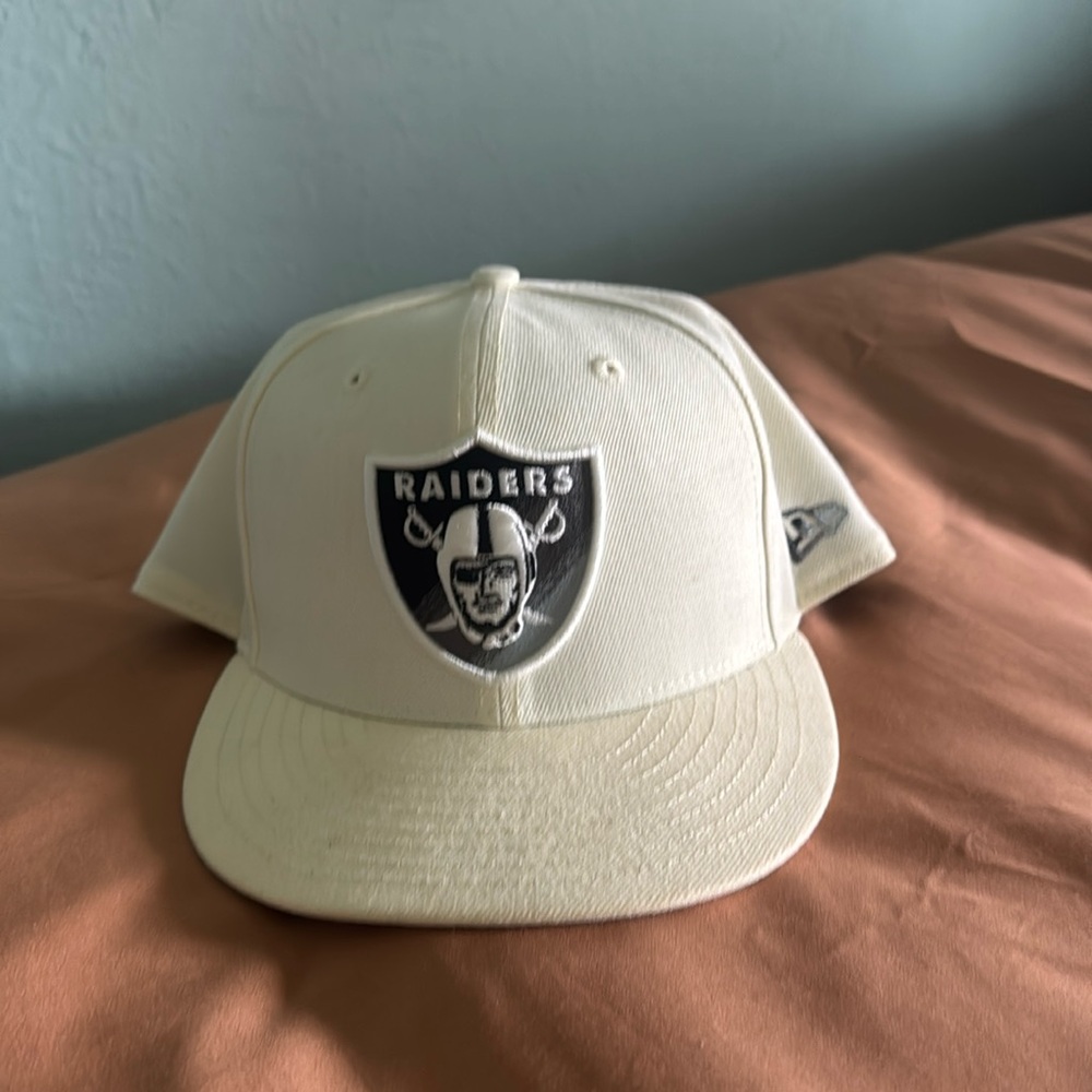 New Erra raiders hat 7 5/8